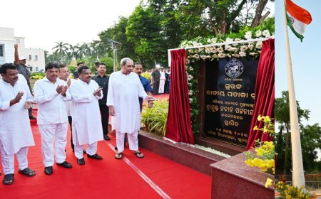 ବିଧାନସଭା ପରିସରରେ ଜାତୀୟ ପତାକା ସ୍ତମ୍ଭ ଉନ୍ମୋଚିତ